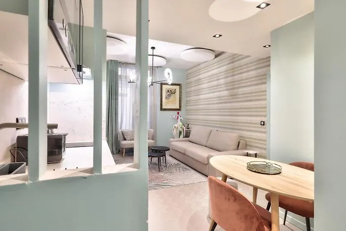 33 Marbeuf Paris