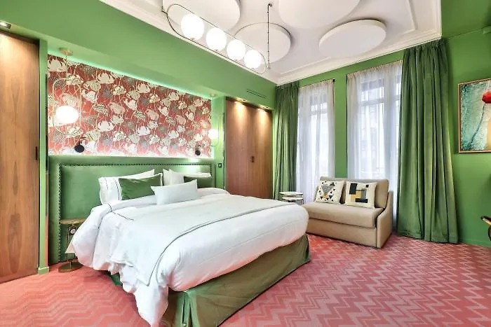 Lejlighedshotel 33 Marbeuf 4*