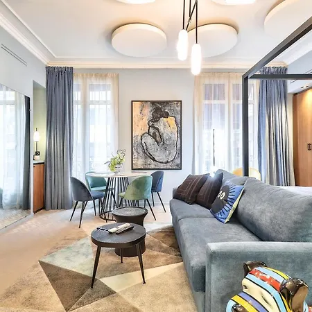 Chez Oscar Apart’hôtel Champs Elysées 4*