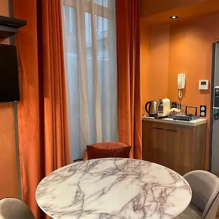 Chez Oscar Apart’hôtel Champs Elysées 4* Paris