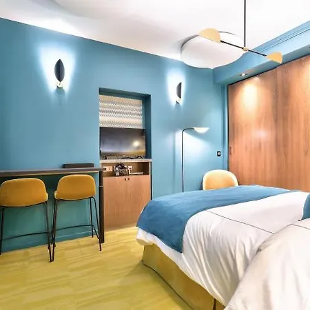 Hotel apartamentowy 33 Marbeuf 4*