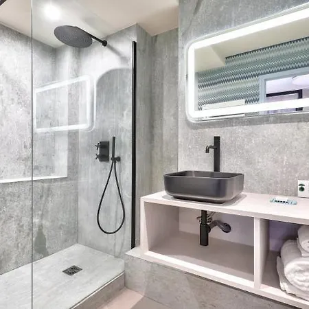 33 Marbeuf Hotel apartamentowy 4*