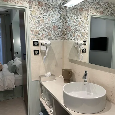 Appart hôtel 33 Marbeuf 4*