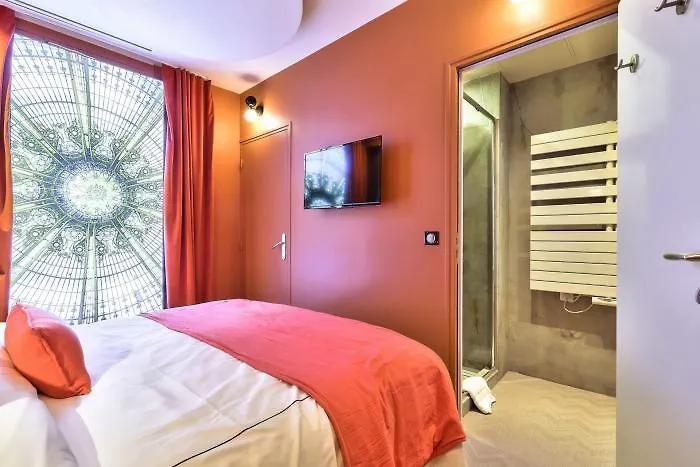 33 Marbeuf Apart Otel