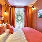 33 Marbeuf Apart Otel