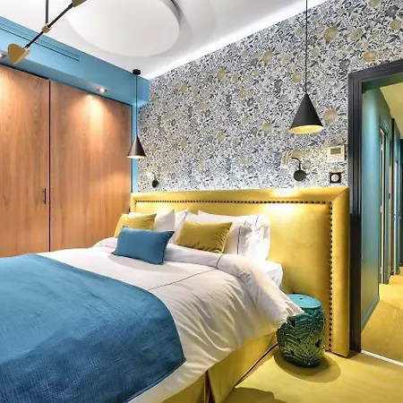 33 Marbeuf Aparthotel Parigi